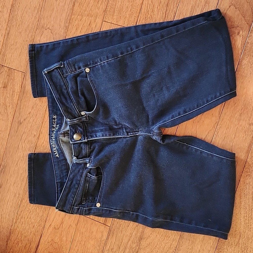 American Eagle skinny pants.